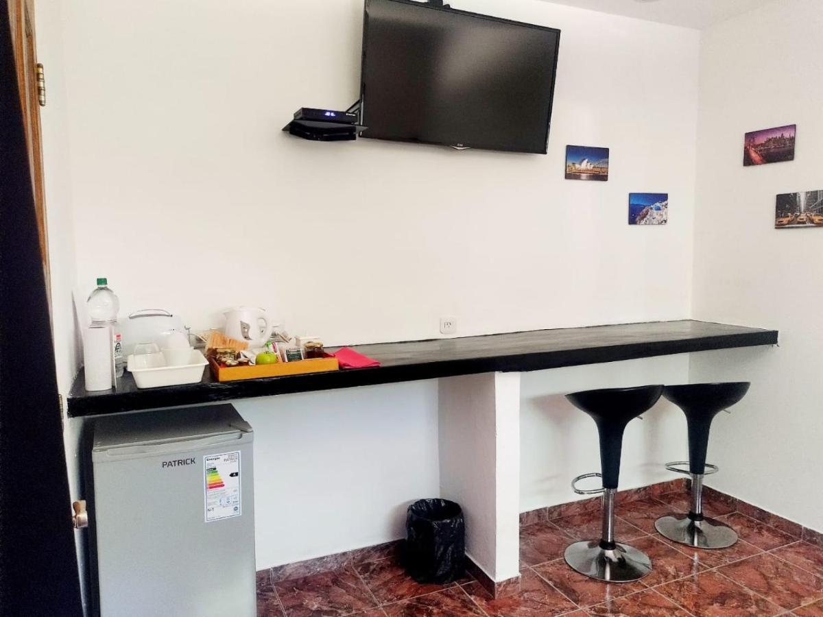 Posada Quinta Pata Ezeiza Luaran gambar