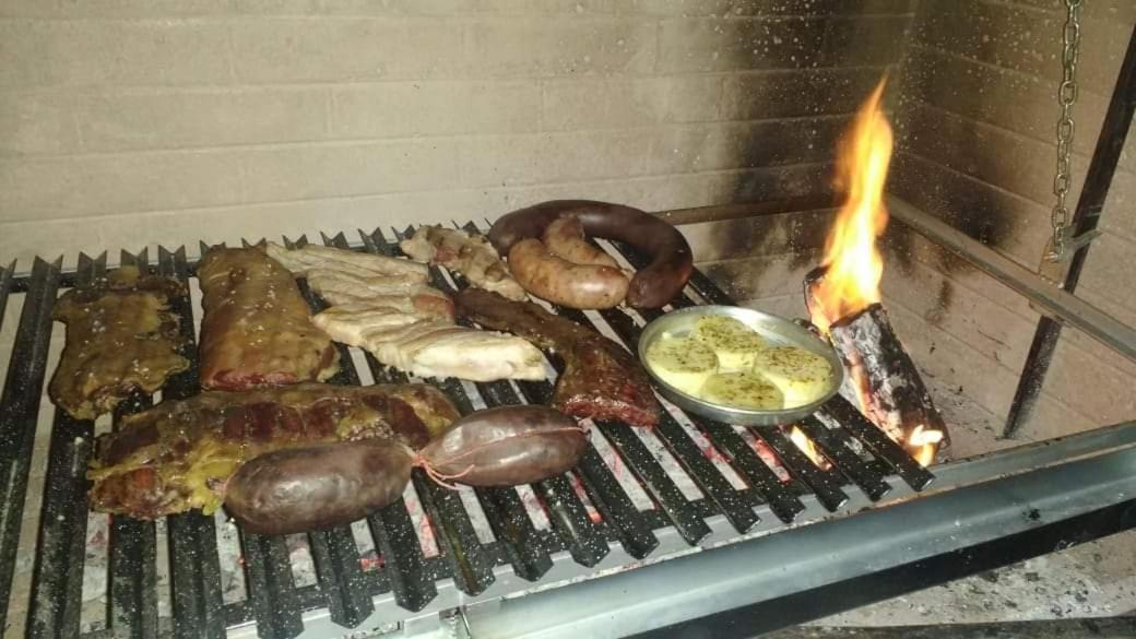 Posada Quinta Pata Ezeiza Luaran gambar