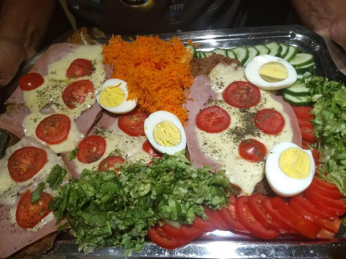 Posada Quinta Pata Ezeiza Luaran gambar